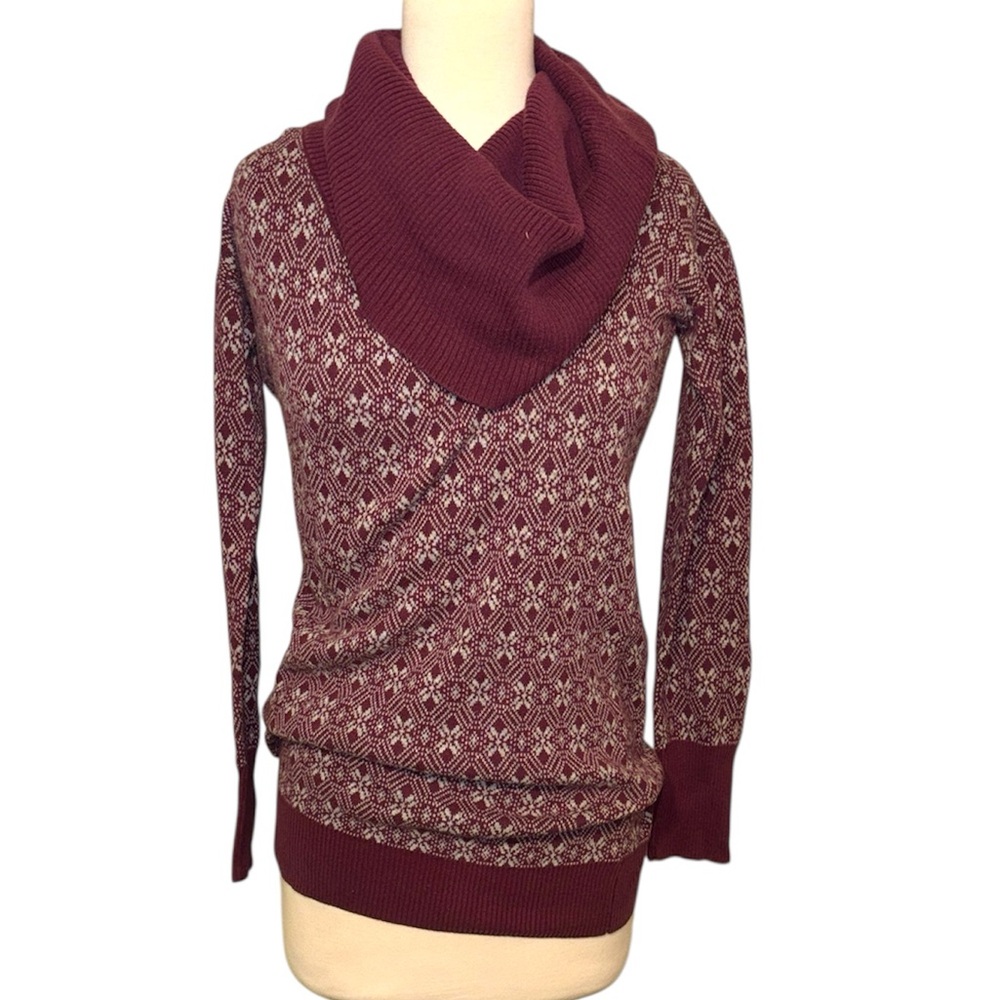 Women's Burgundy Patterned Cowl Neck Sweater size small